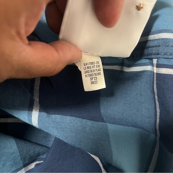 NWT Old Navy Men Everyday Shirt Regular Fit Built in Flex Plaid Blue/Navy Medium - Picture 8 of 9